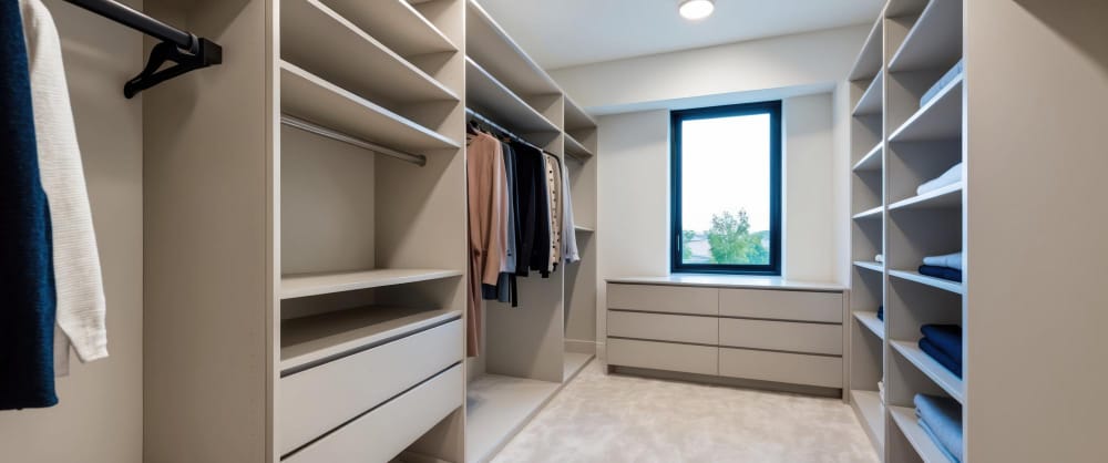Built In Closet Systems Contractor in Cocolalla ID